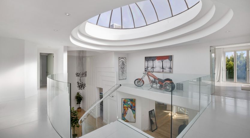 Photo of Hollywood Hills Hideaway