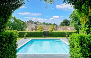 The English Flower Holiday Home