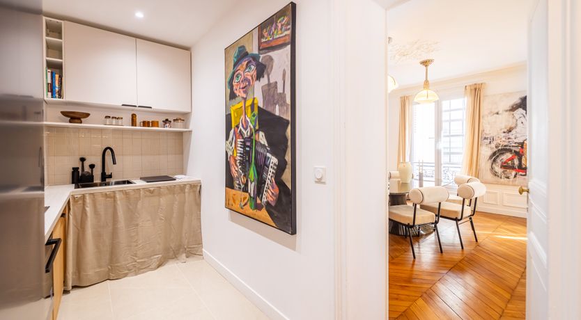 Photo of Parisian Pause