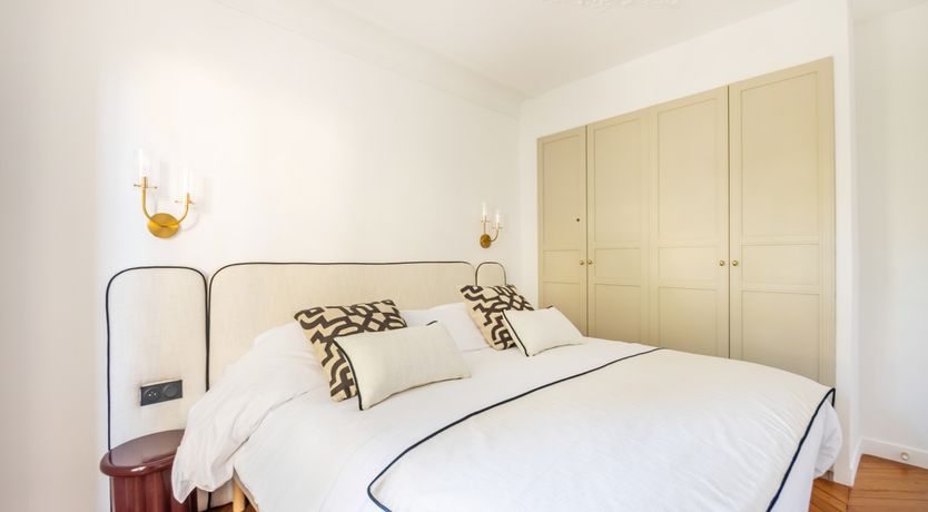 Photo of Parisian Pause