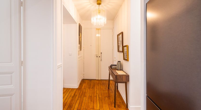 Photo of Parisian Pause