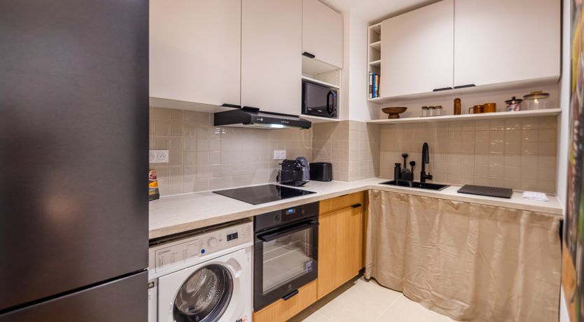 Photo of Parisian Pause