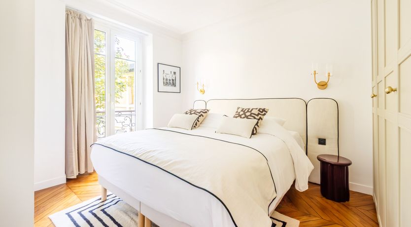 Photo of Parisian Pause