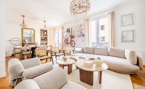 Photo of Parisian Pause