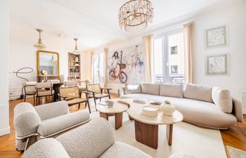 Parisian Pause Holiday Home