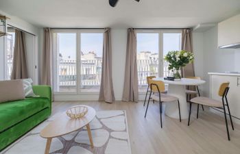 Green Spaces & Flowers Holiday Home