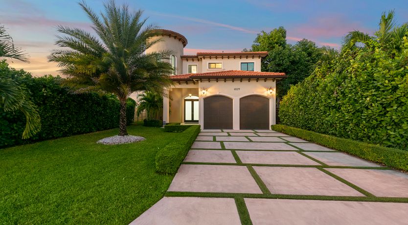 Photo of Coral Beauty