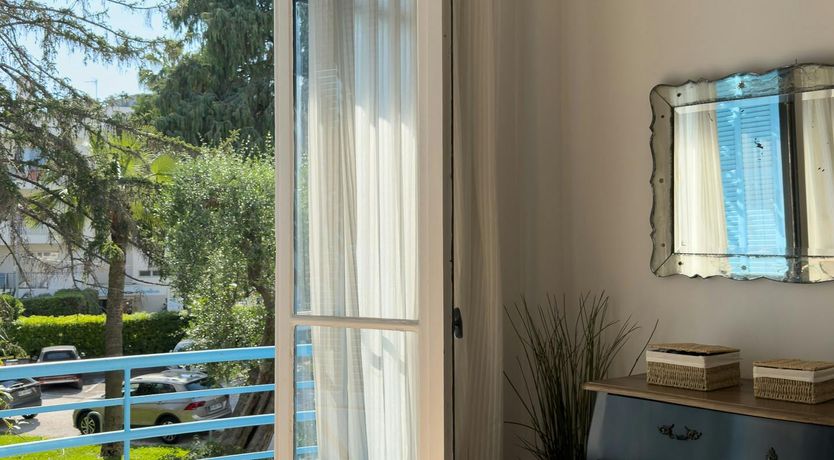 Photo of Vintage Shore