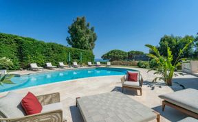 Photo of Riviera Luxury