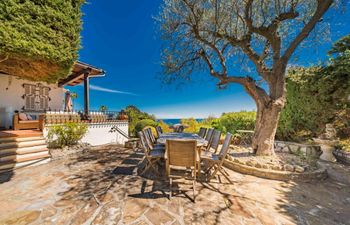 Riviera Rouge Holiday Home