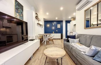 Antibes Chic Holiday Home