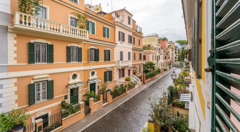 Photo of Roman Romantics