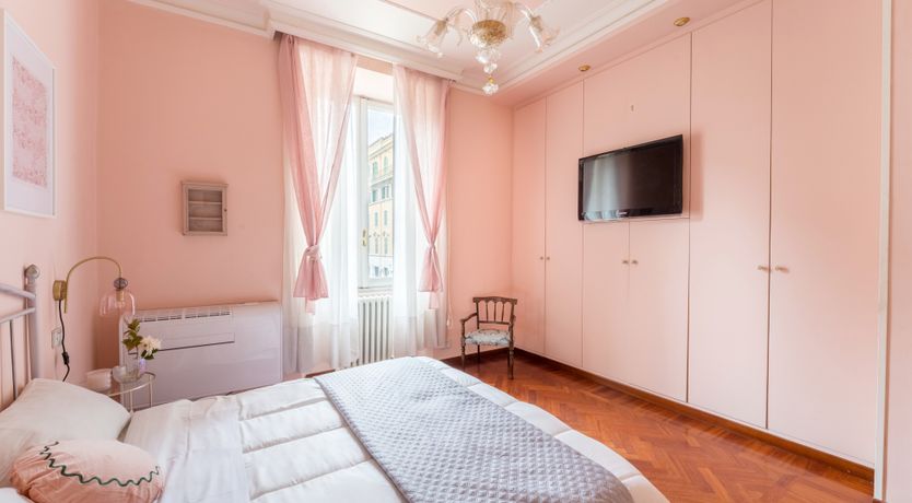 Photo of Roman Romantics