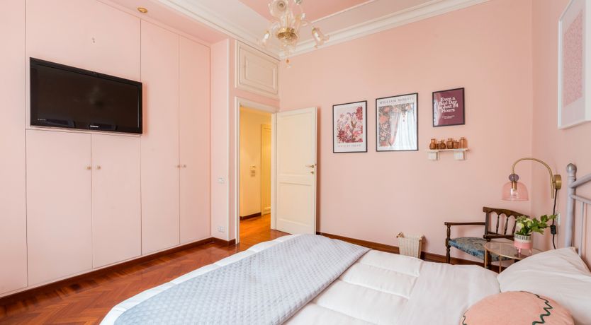 Photo of Roman Romantics