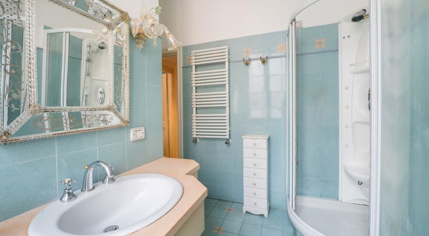 Photo of Roman Romantics