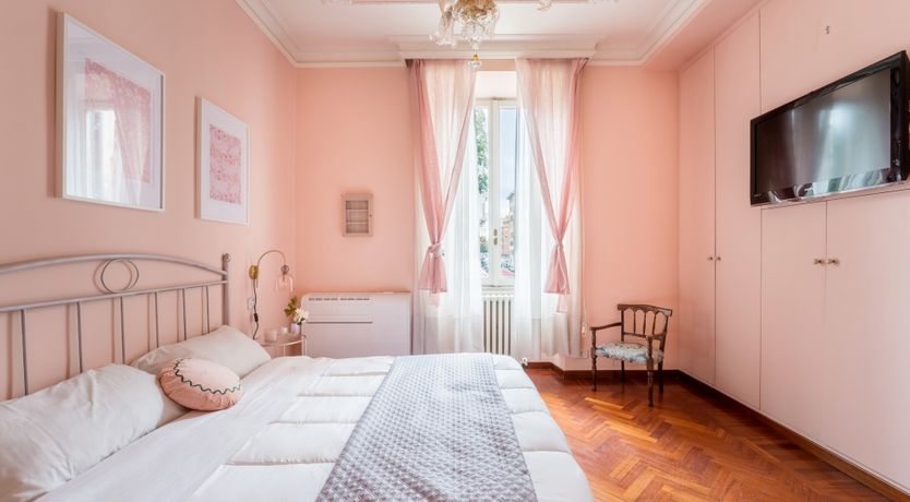 Photo of Roman Romantics