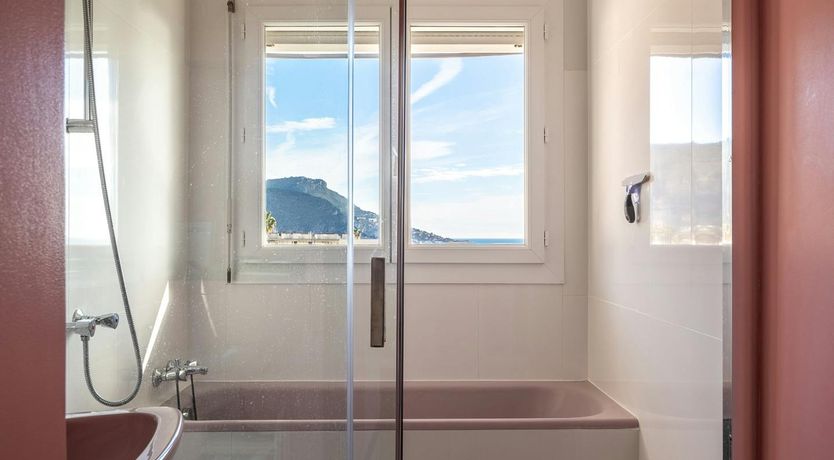 Photo of Beaulieu Blue