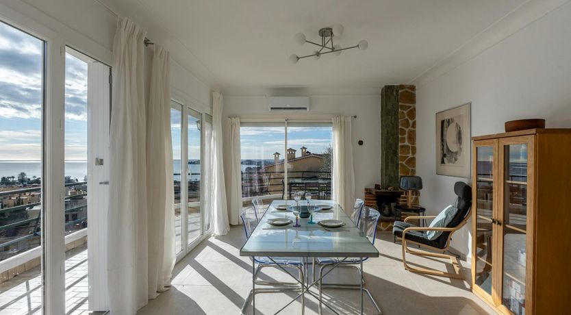 Photo of Beaulieu Blue