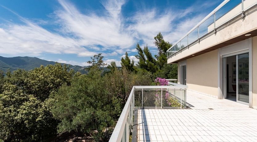 Photo of Opalescent Retreat