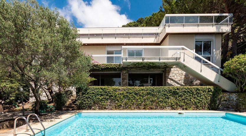 Photo of Opalescent Retreat