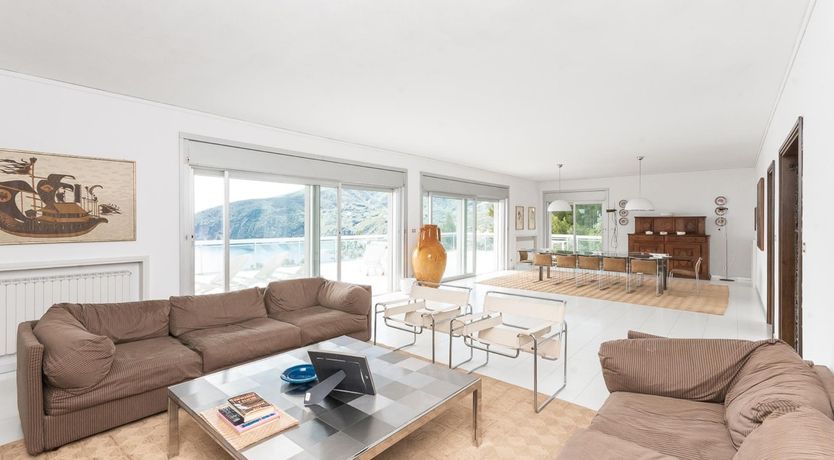 Photo of Opalescent Retreat