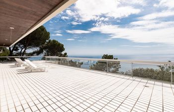 Opalescent Retreat Holiday Home