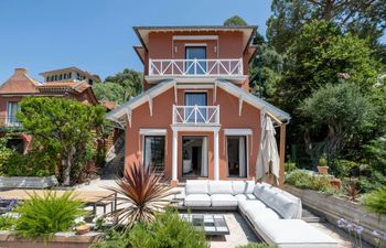 The Blooming Sea Holiday Home