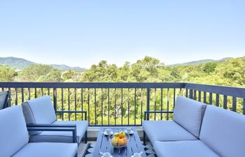 La Riviera Holiday Home