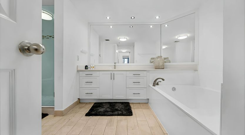 Photo of Ocean Elegance