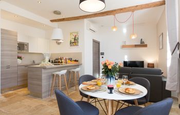 Sous les Remparts Holiday Home