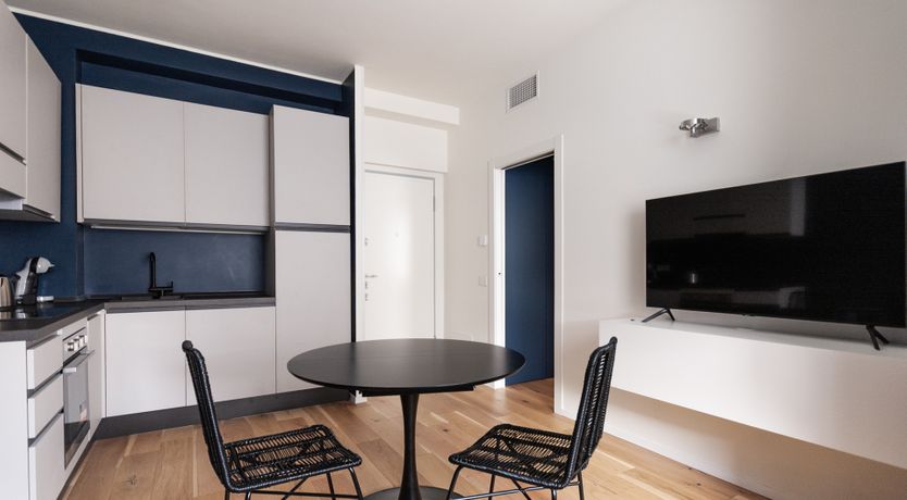 Photo of Milanese Echo