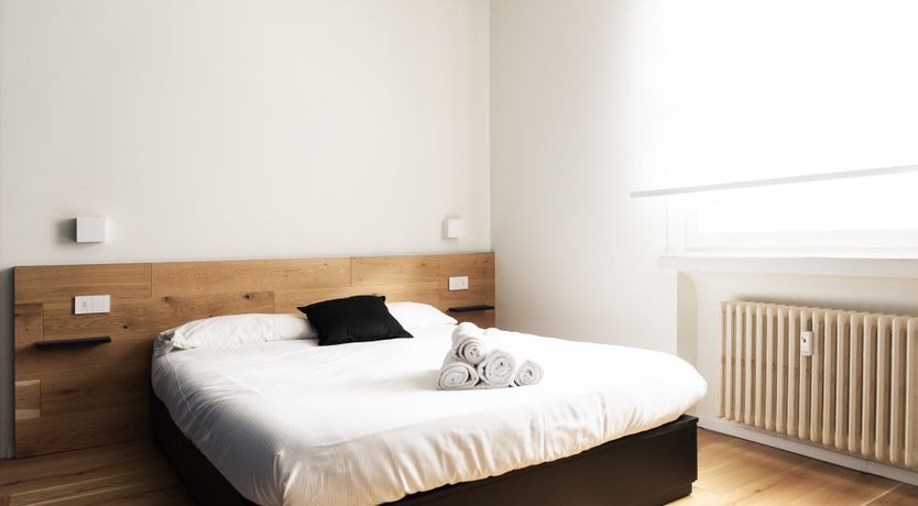 Photo of Milanese Echo