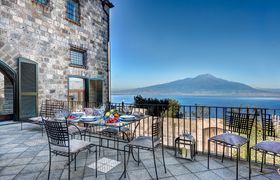 Photo of vesuvio-retreat