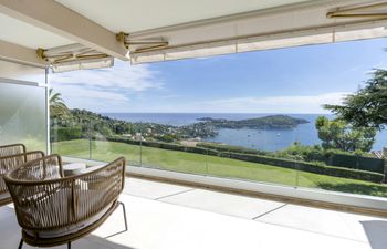 Riviera Gem Holiday Home