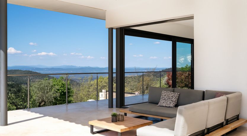 Photo of The Oak & Rose