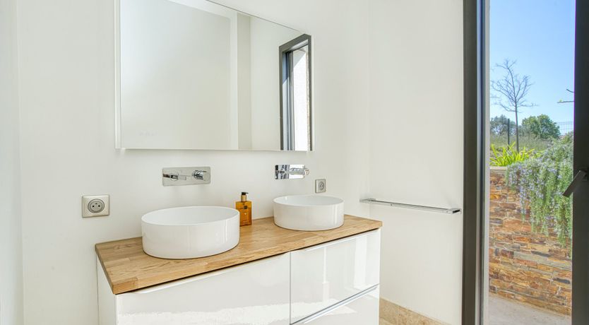 Photo of The Oak & Rose