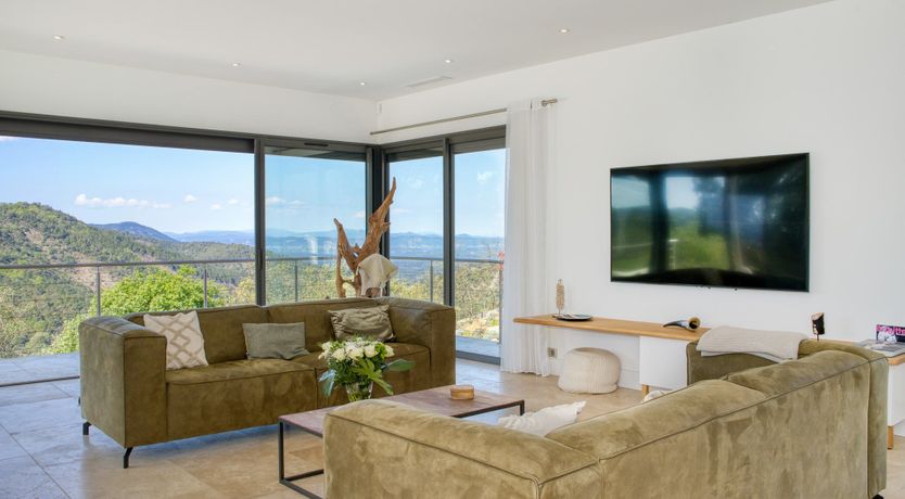 Photo of The Oak & Rose