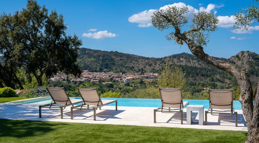 Photo of The Oak & Rose