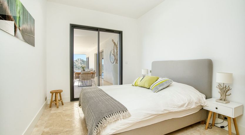 Photo of The Oak & Rose