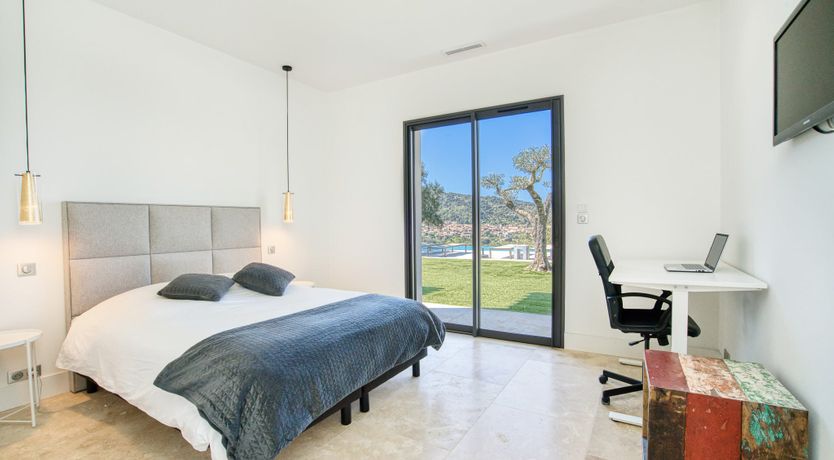 Photo of The Oak & Rose