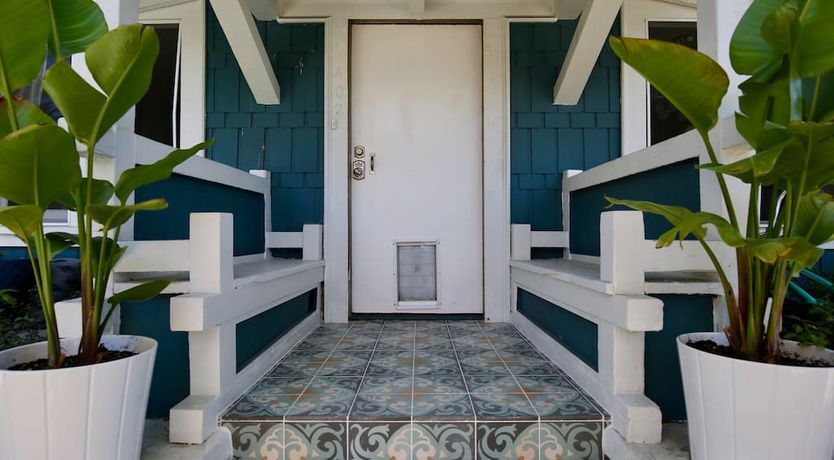 Photo of White Pebble