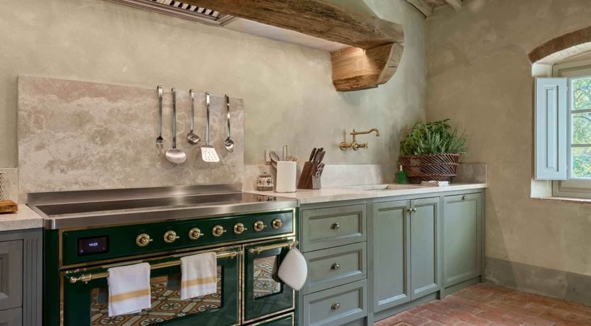 Photo of Wisteria & Wine