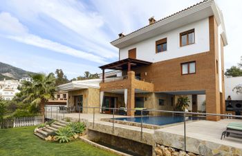 The Man Behind the Mask Holiday Home
