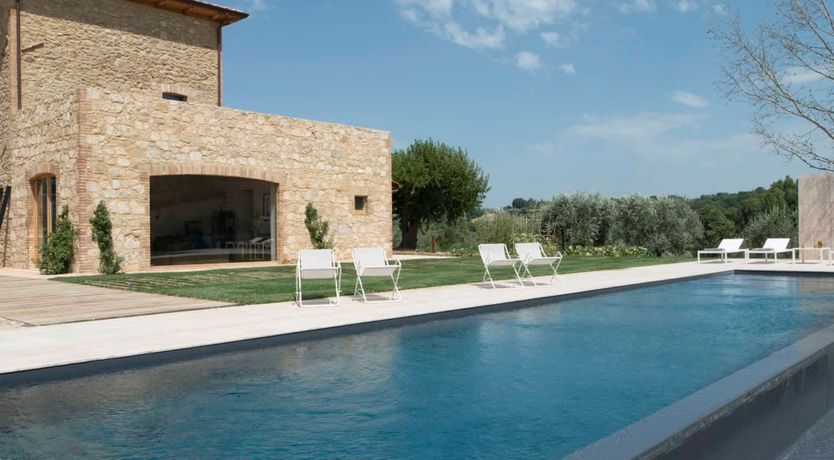 Photo of Majestic Veranda