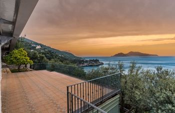 Wonder & Waves Holiday Home