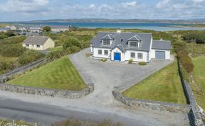 Photo of Grianán, Ballyconneely – Amazing Views and Space