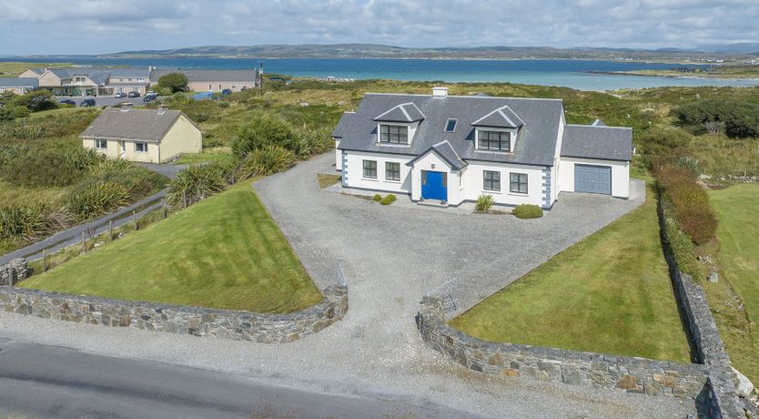 Photo of Grianán, Ballyconneely – Amazing Views and Space