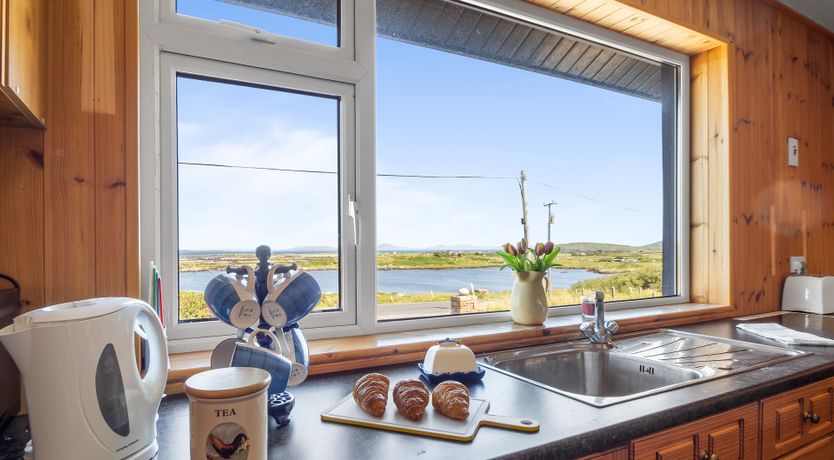 Photo of Hughs Cottage Sea Lake Views to Steal Your Heart