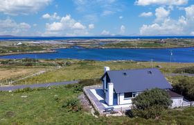 Photo of hughs-cottage-sea-lake-views-to-steal-your-heart