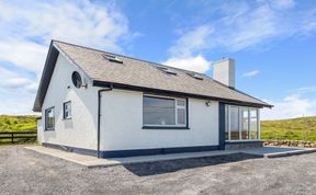 Photo of Hughs Cottage Sea Lake Views to Steal Your Heart